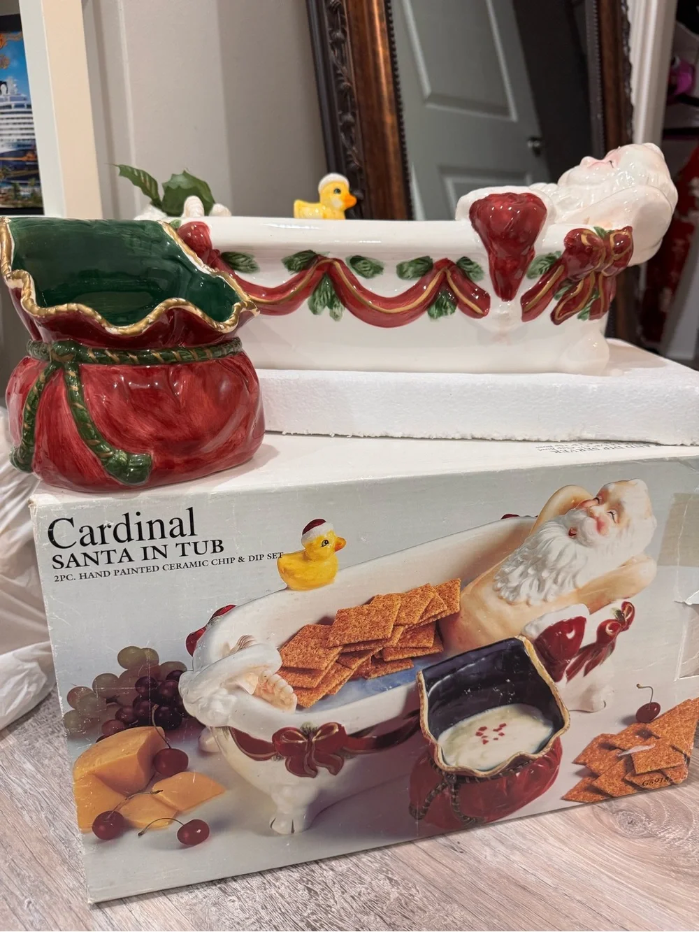 Cardinal Inc. Vintage Santa in the tub chip and dip set